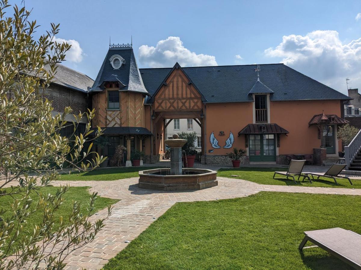 Hotel Et Spa Le Lion D'Or Pont-Évêque Exterior foto